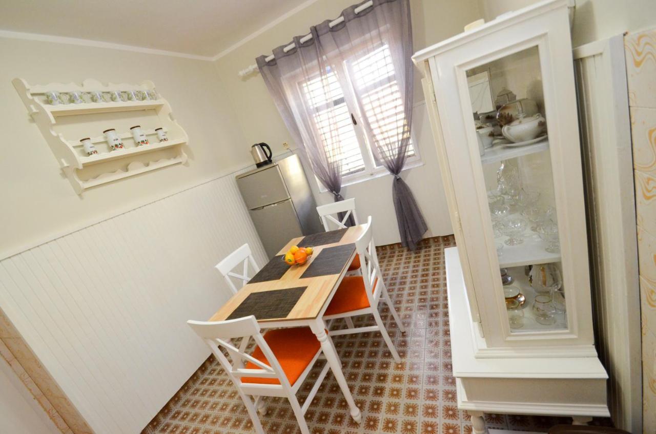 Red House Apartment Kotor Luaran gambar